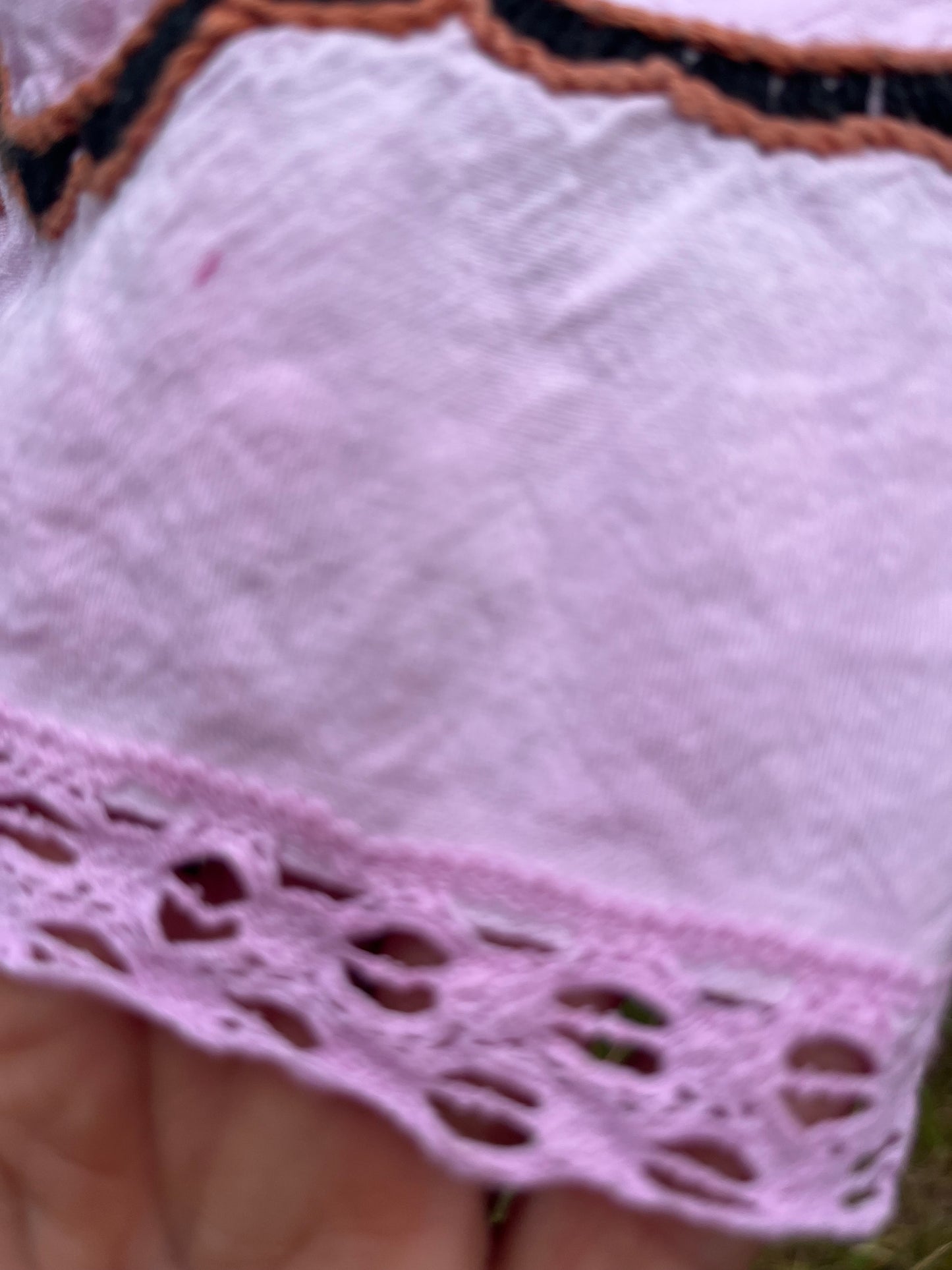 Pantaloncini ricamati base rosa freddo