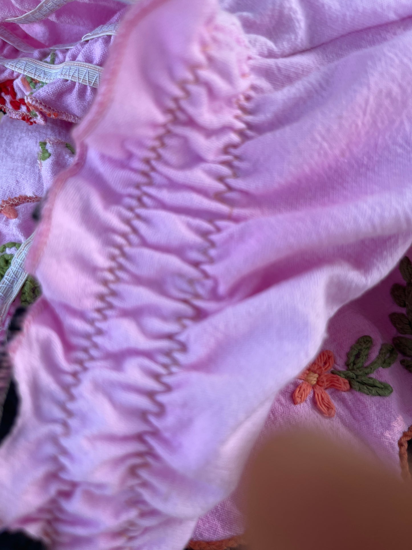 Pantaloncini ricamati rosa